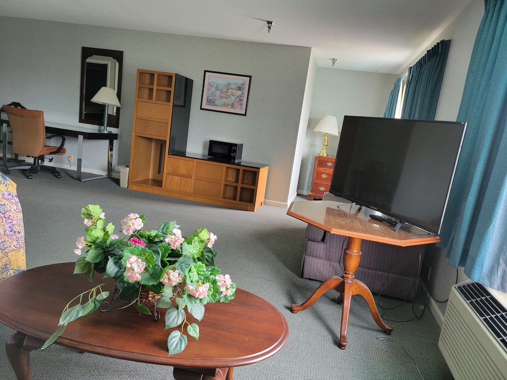 Surrey Inn Hotel 40/61
