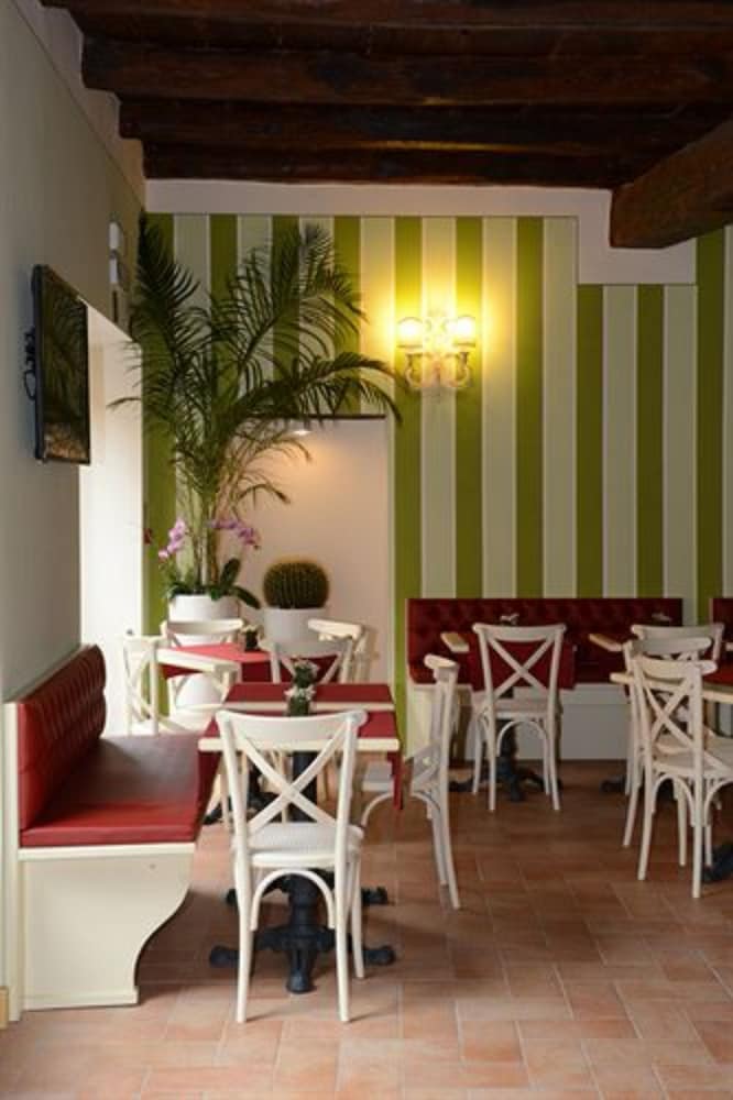 BORGO ANTICO HOTEL 55/69