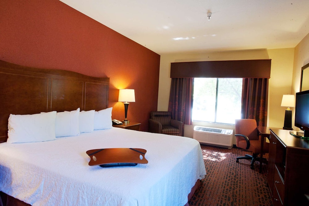 Hampton Inn Ft Collins 12/33