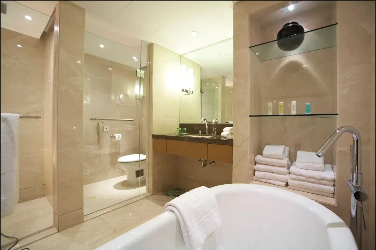 غرفة تنفيذية بسرير كينج، Jin Jiang Tower Hotel 2/2