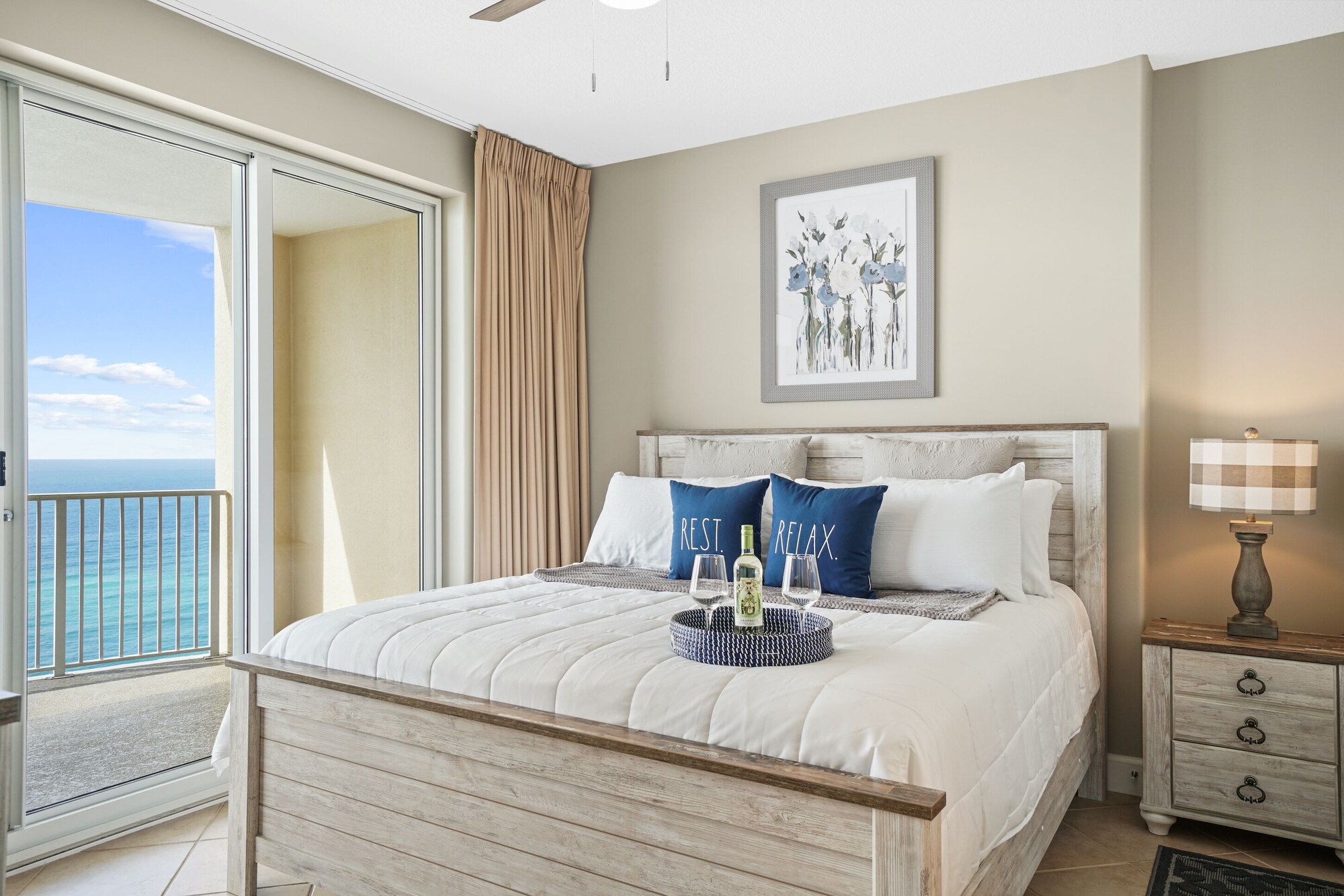 2 Bedrooms, Condo, 1 King and 2 Double Beds, Ocean View