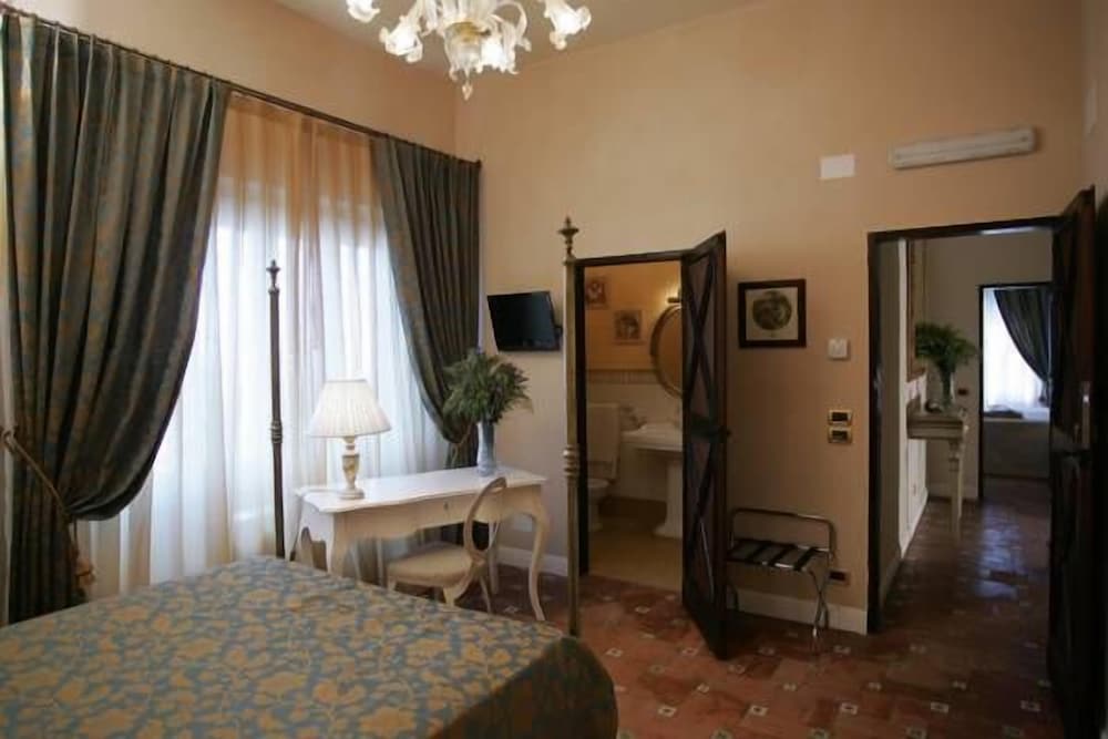 HOTEL VILLA DORATA, ETNA 14/44