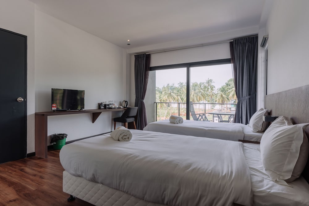 Deluxe, Twin Beds, Corner