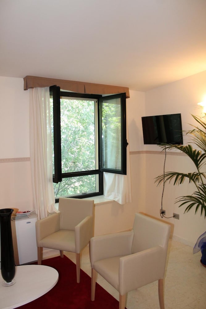 Hotel Ristorante Mariano 26/39