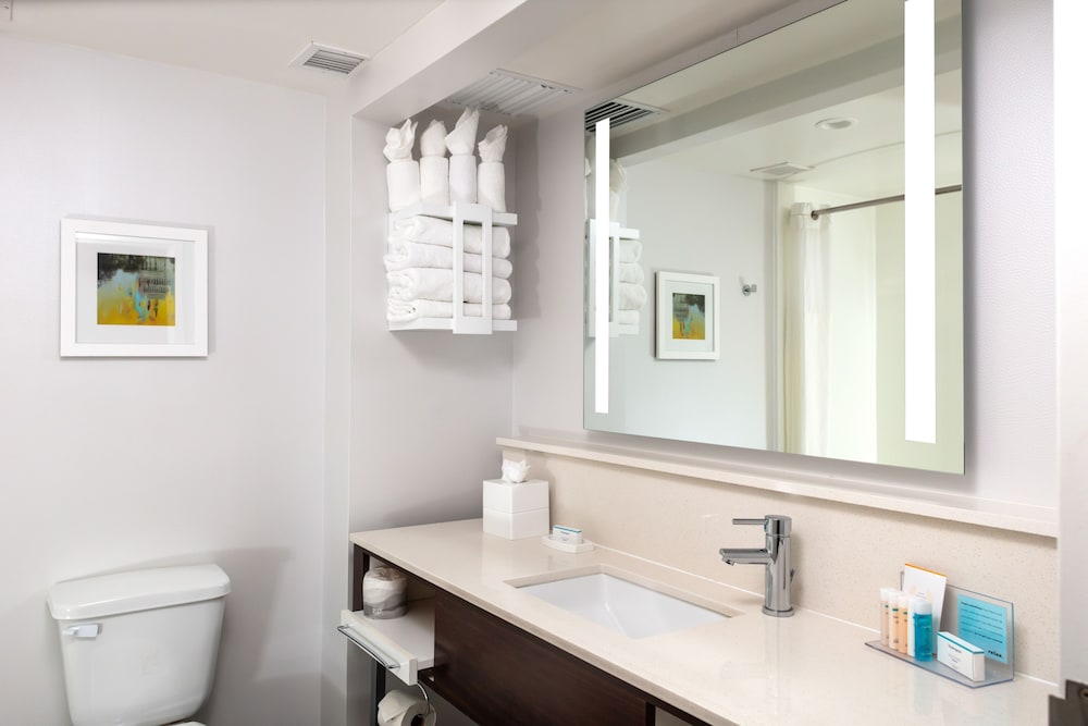 Hampton Inn & Suites Arlington Crystal City DCA 6/64