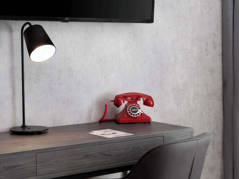 Radisson RED London Gatwick Airport 14/24