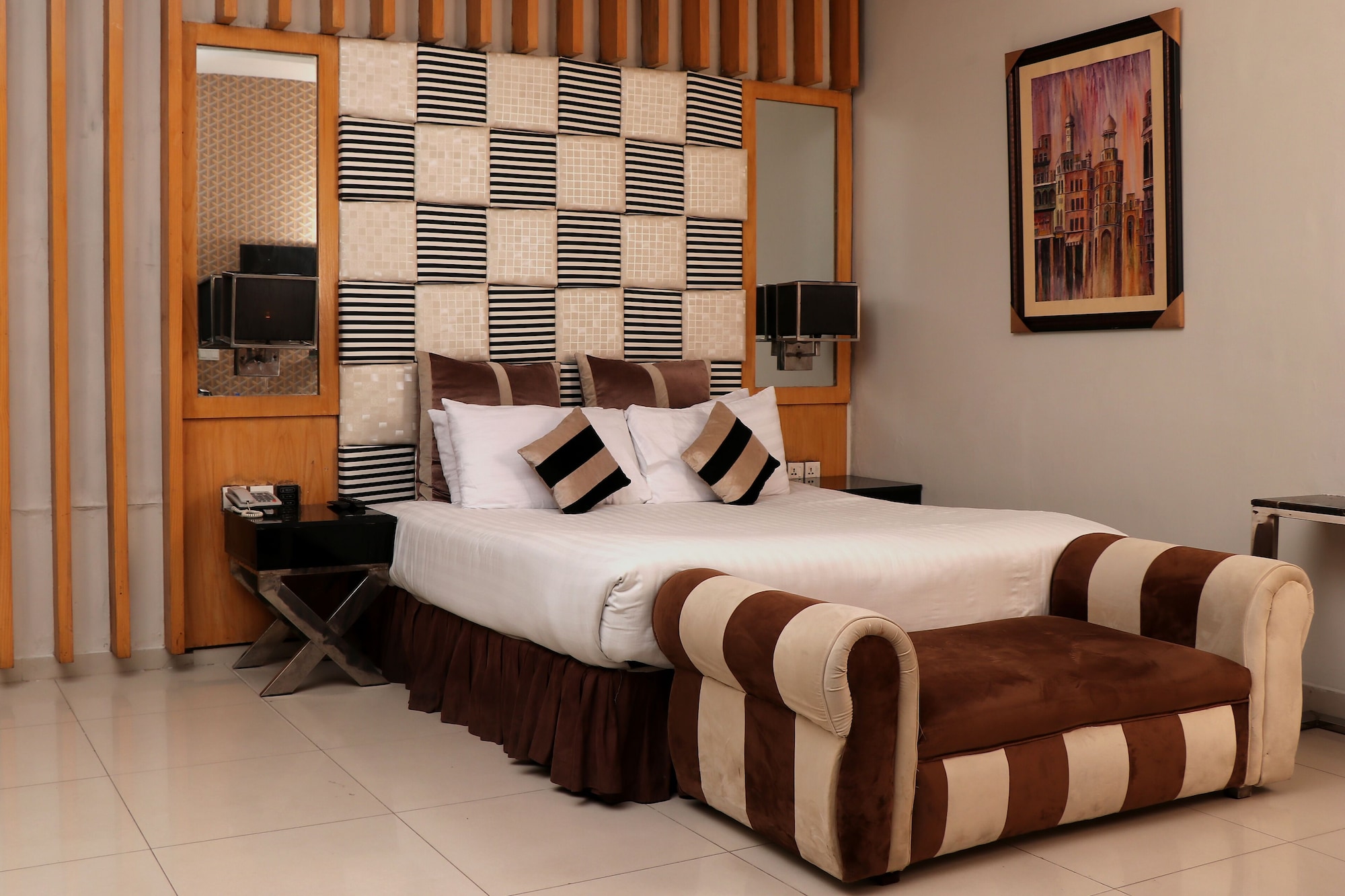 ROYAL, SUITE, KING BED, POOL VIEW, SMOKING