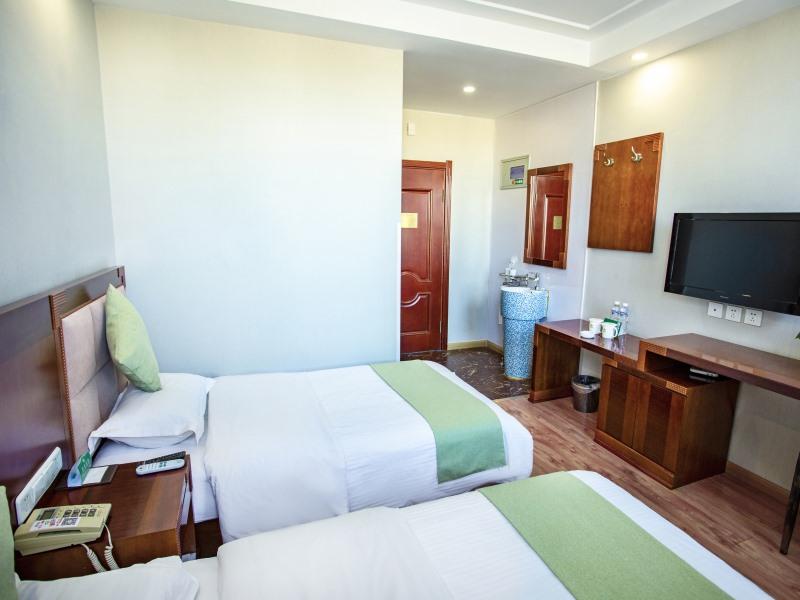 GreenTree Alliance Hulunbeier Zhalantun Railway Station Hotel 28/42