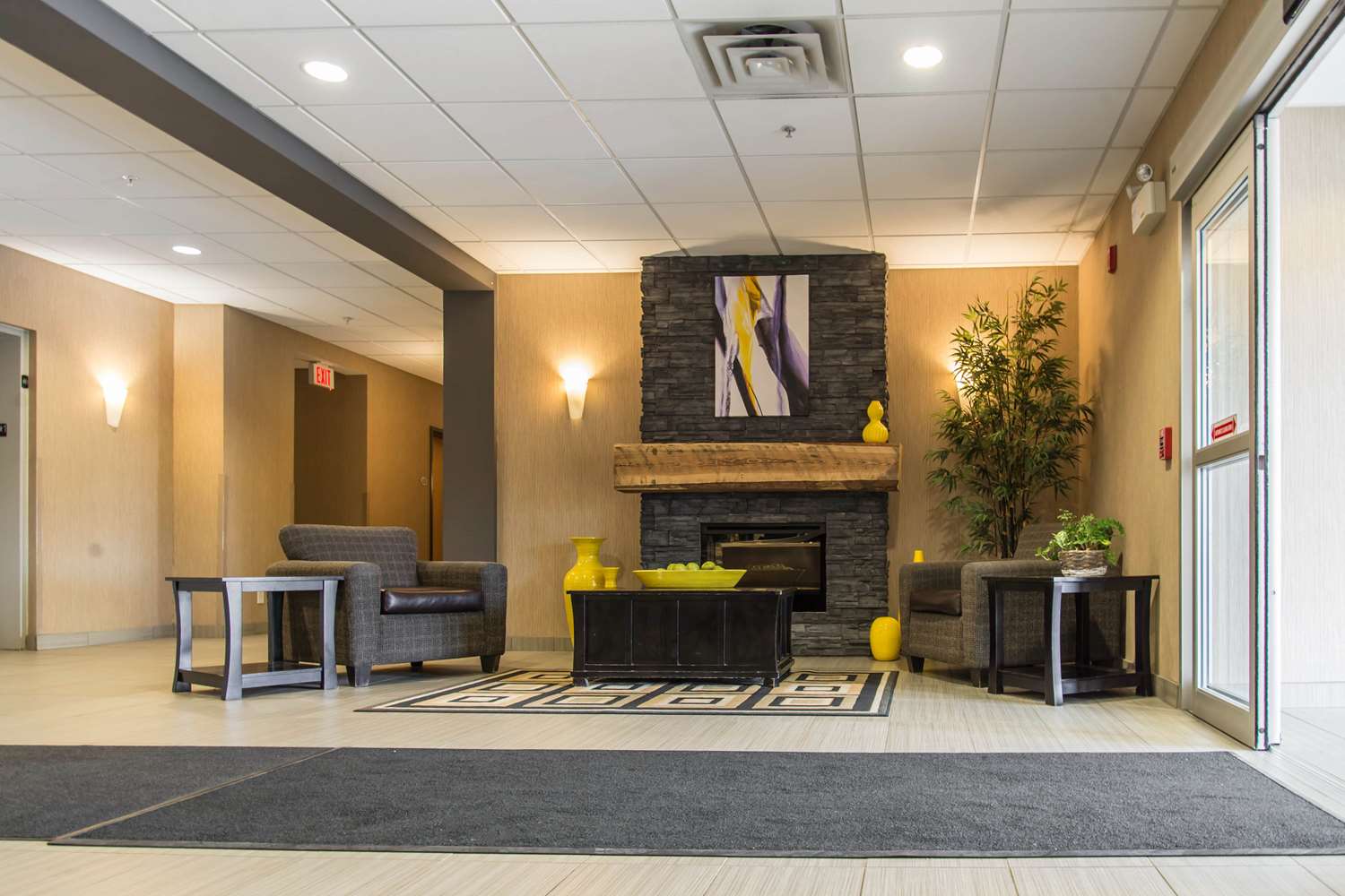 MainStay Suites Winnipeg Airport 22/39