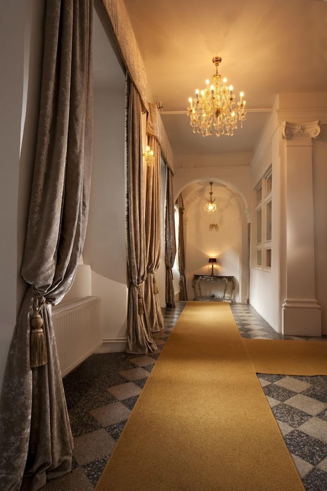 Antiq Palace Hotel and Spa 18/40