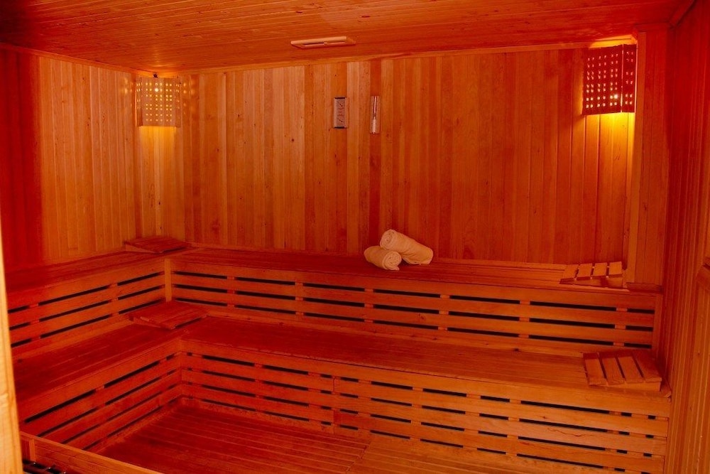 Adanava Hotel 25/50