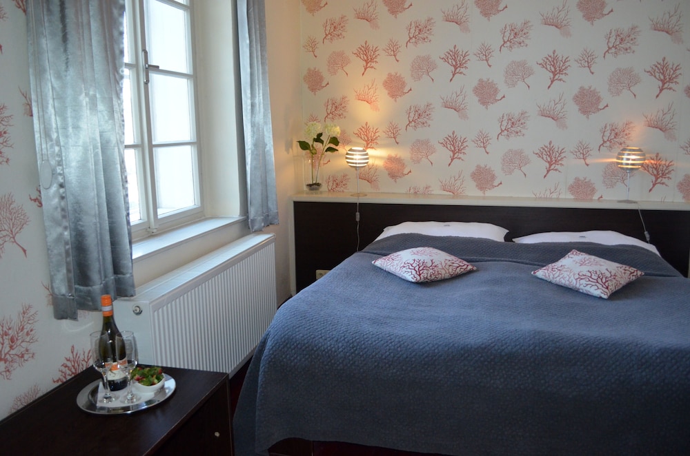 HOTEL PEREGRIN 25/72