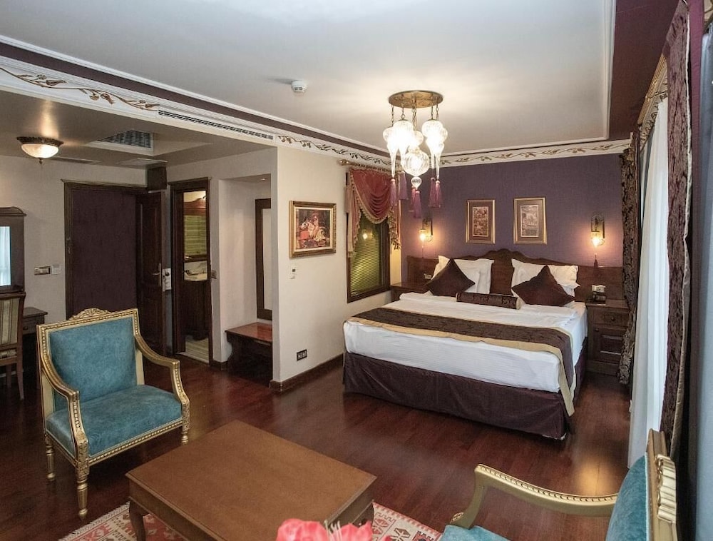 EXECUTIVE, DOUBLE BED, JETTED TUB