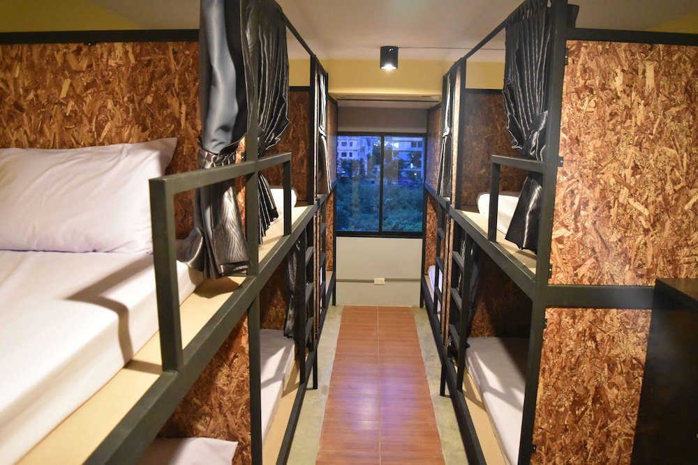 Hide Bangkok Hostel 36/69