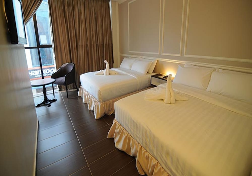 Luscious Hotel 16/38
