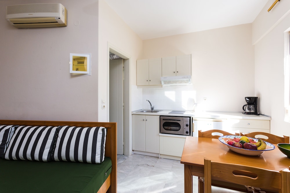 Radamanthys Apartments 23/42
