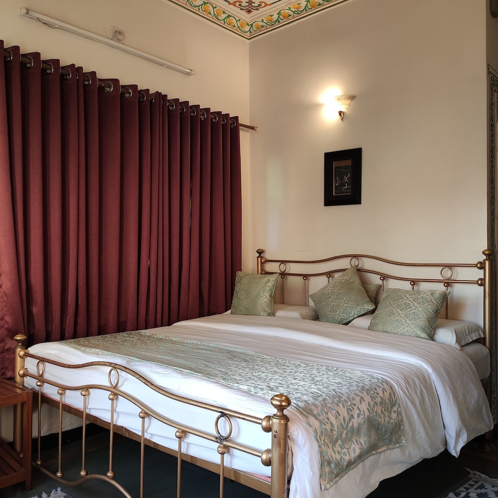 Mewar Haveli 18/57