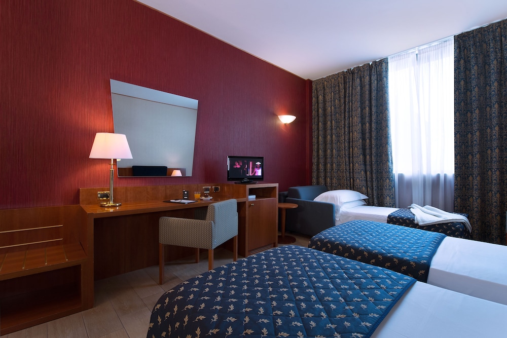 Parma and Congressi Hotel 17/77