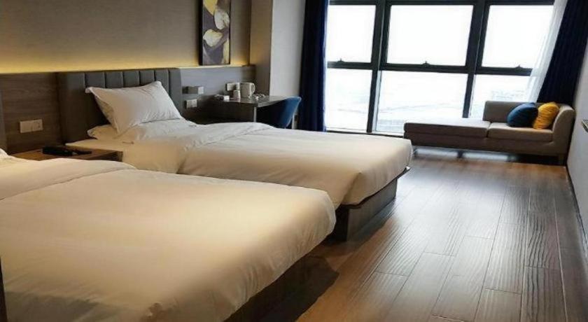 7 days premium hotel(Chongqing T3 terminal store) 20/55