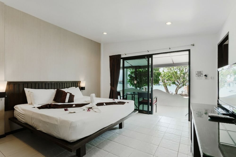 Samui Pier Beach Front Resort 37/80