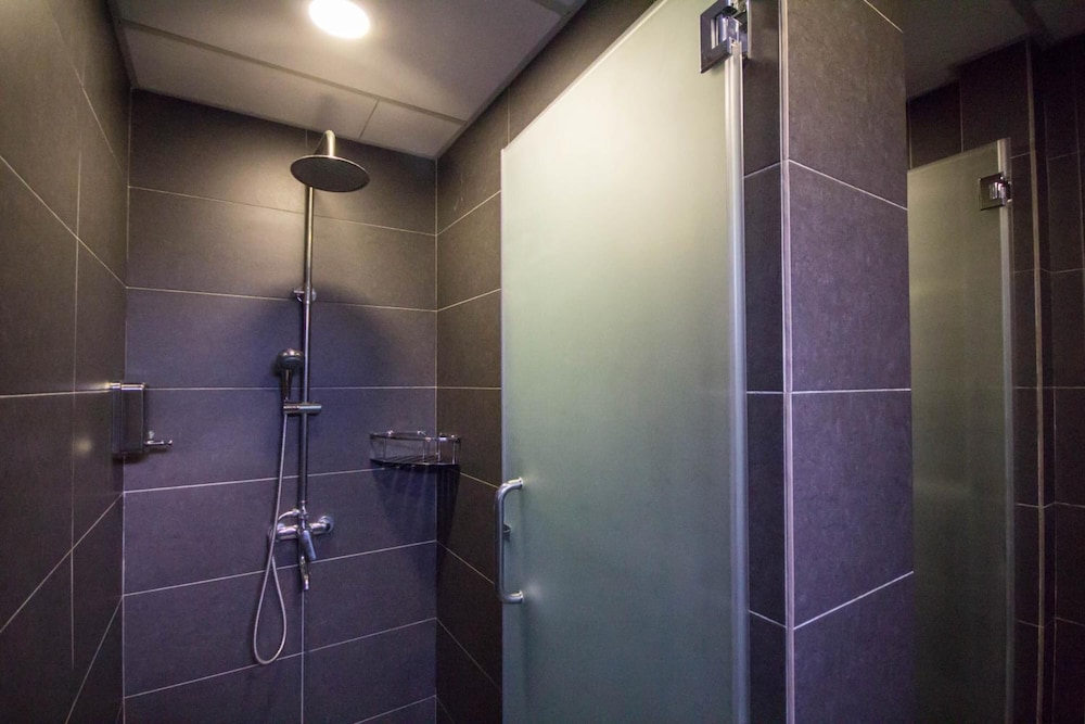 M Qube Hotel 26/27