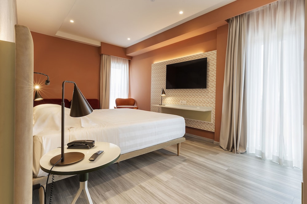 Adesso Hotel 26/50