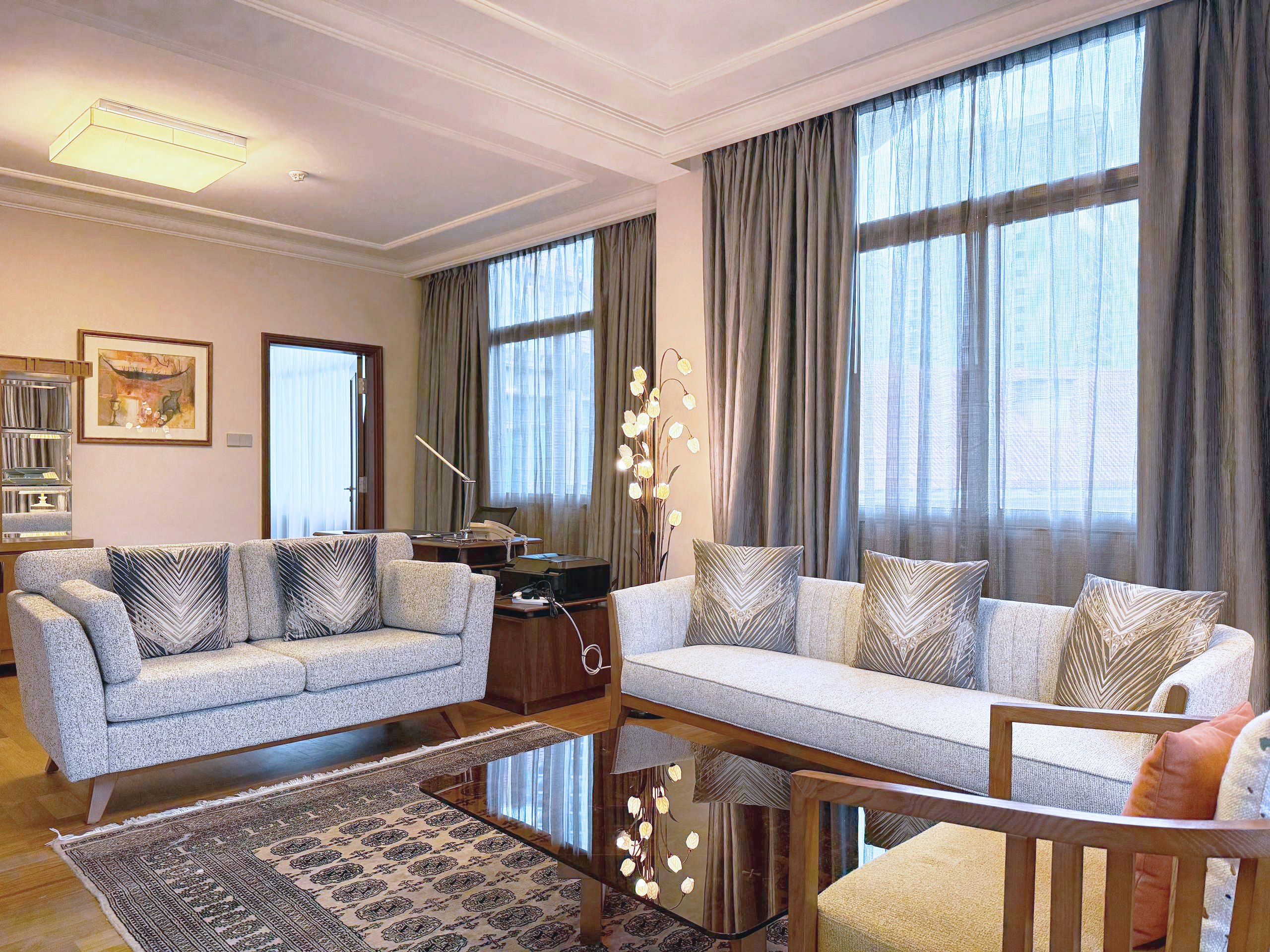 TREETOPS EXECUTIVE RESIDENCES 44/71