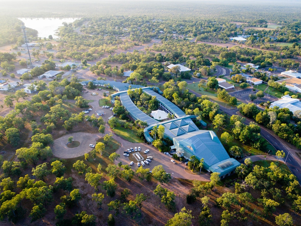 Kakadu Crocodile Hotel 59/61