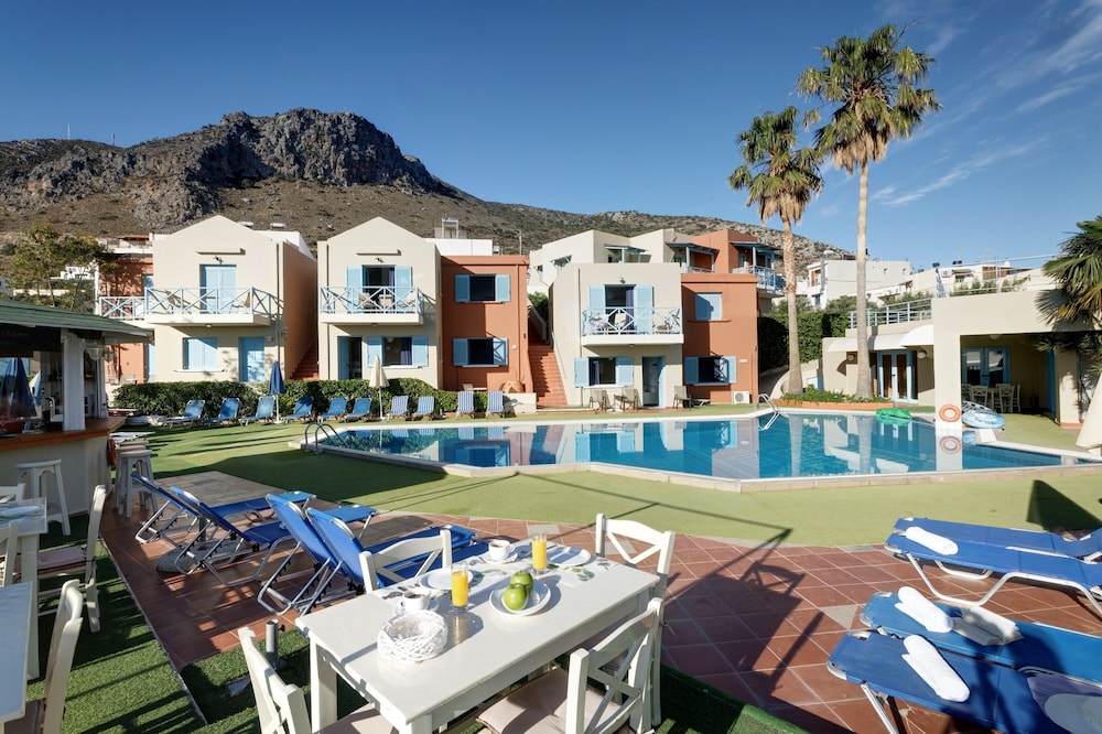 Piskopiano Village Resort 57/61