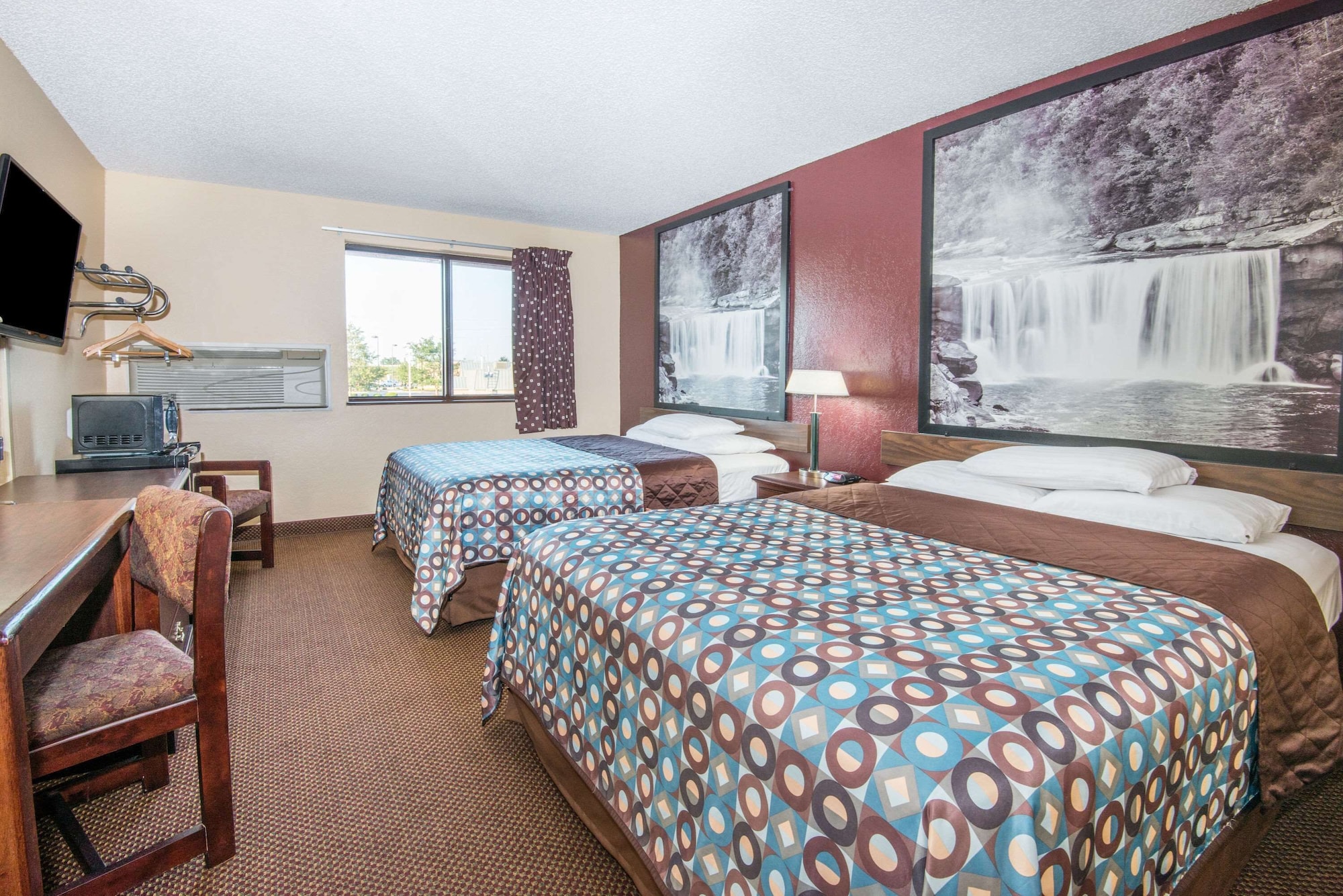غرفة قياسية بسريرين كوين، Super 8 By Wyndham Kansas City At Barry Road/Airport 3/6