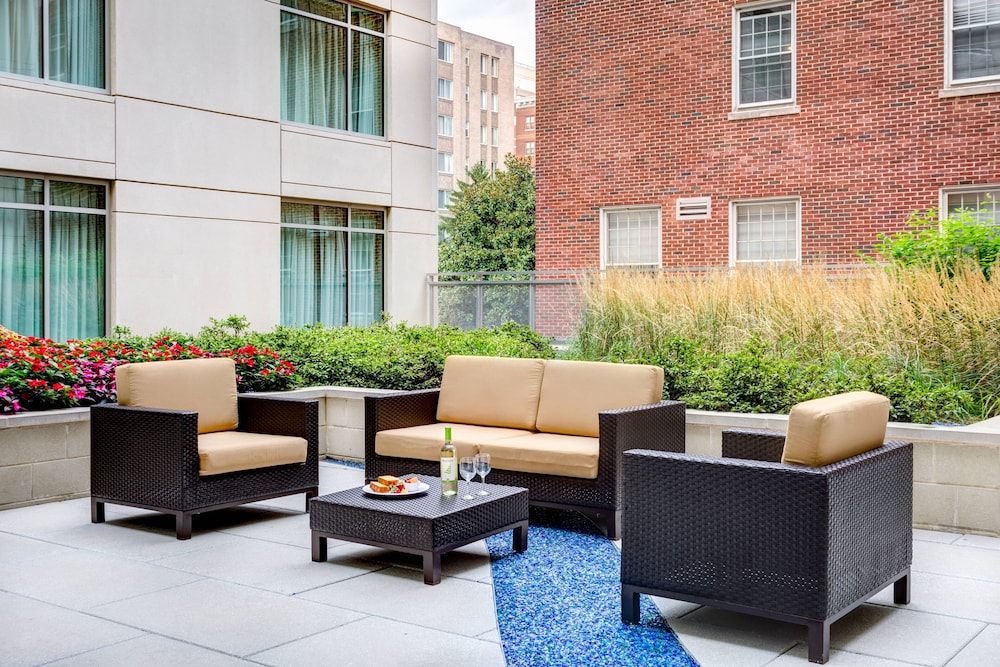Courtyard Washington Dc Foggy Bottom 25/50