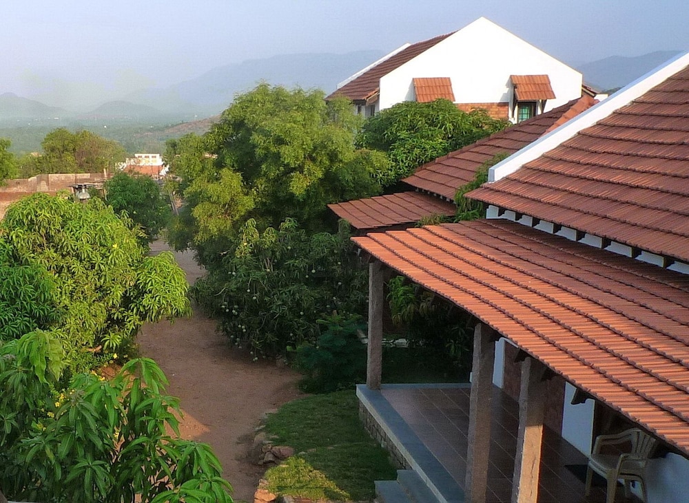 KADAMBAVANAM ETHNIC RESORT 39/42