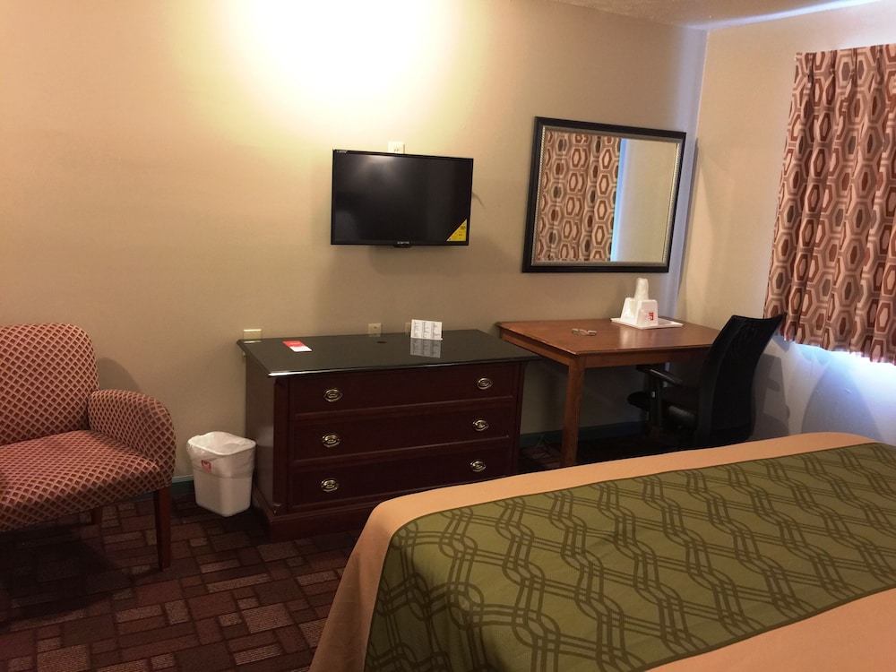Highlander Inn Cleveland Beachwood Near I-480 19/28
