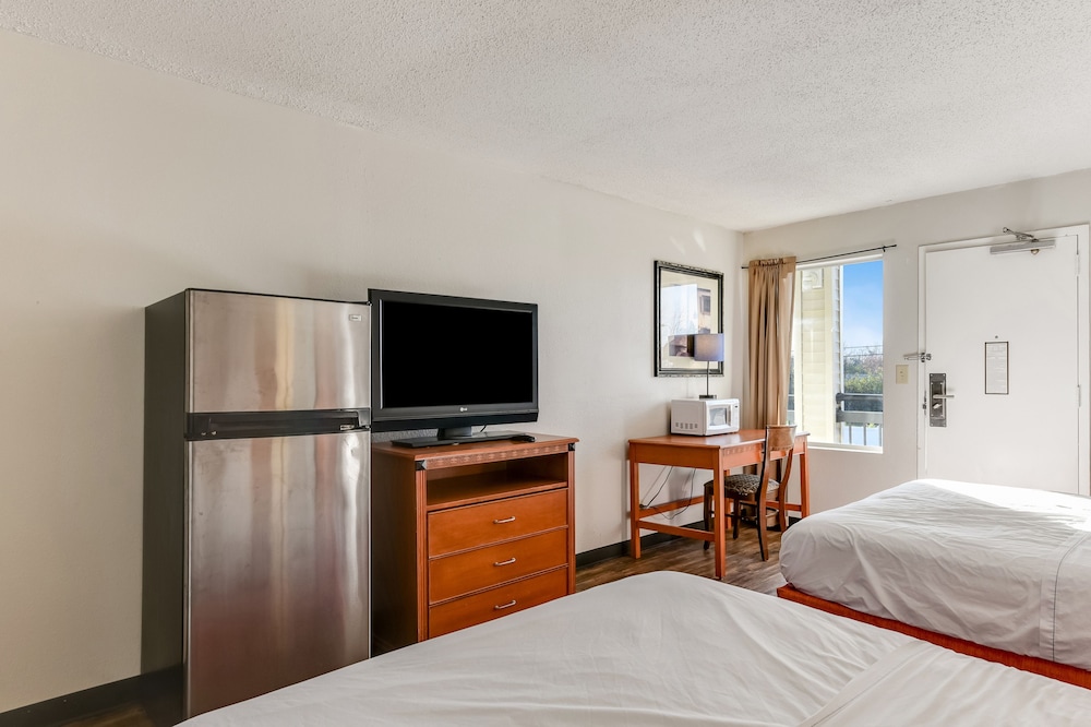 Baymont Inn And Suites By Wyndham Columbus / Near Osu 9/60