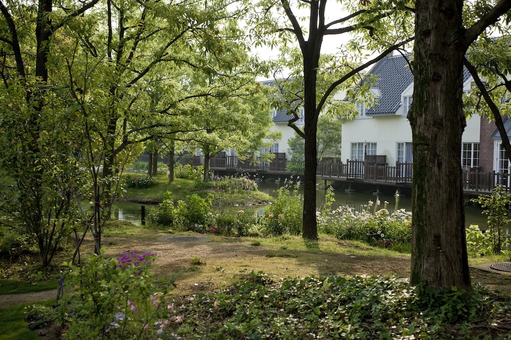 Huis Ten Bosch Forest Villa 44/50