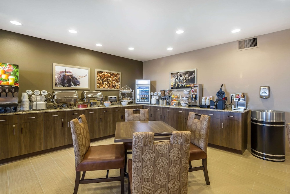 Suburban Studios Midland I-20 22/30