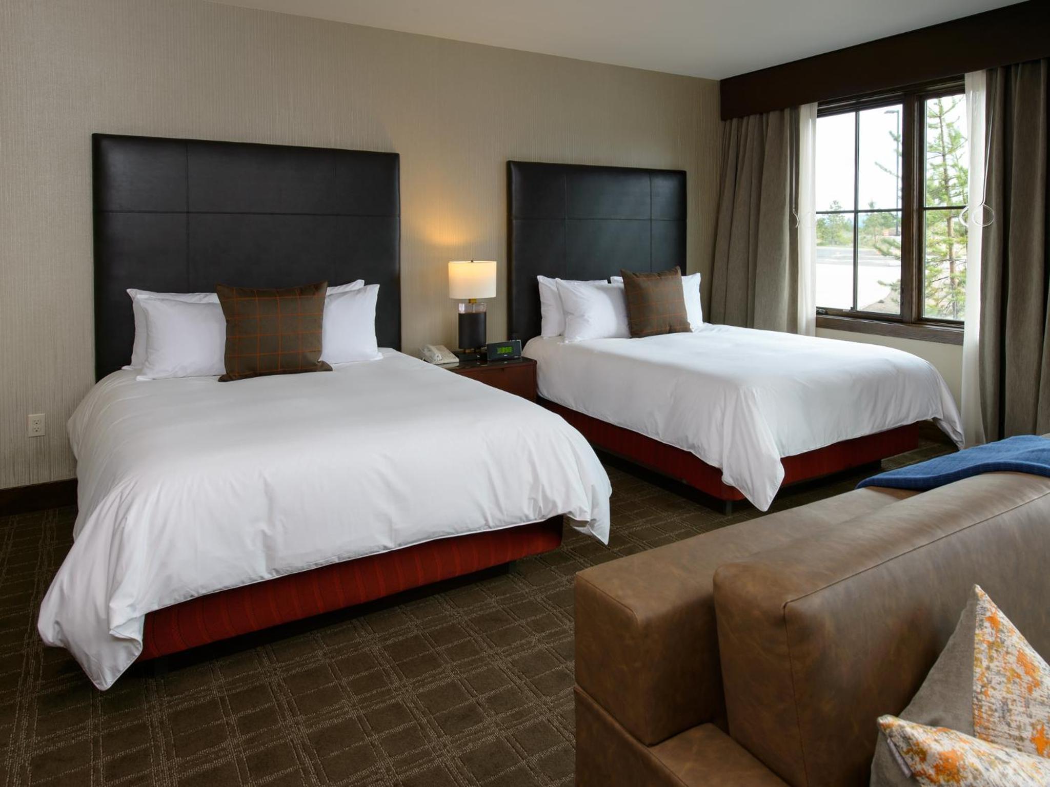 Room, 2 Queen Beds, South View, Accessible