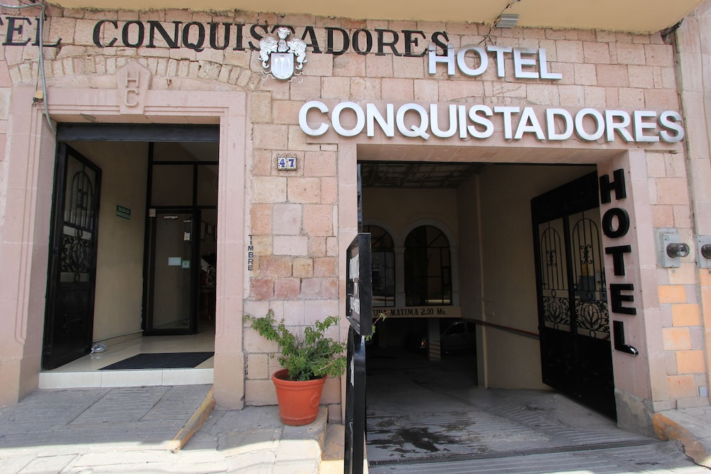 HOTEL CONQUISTADORES 4/35
