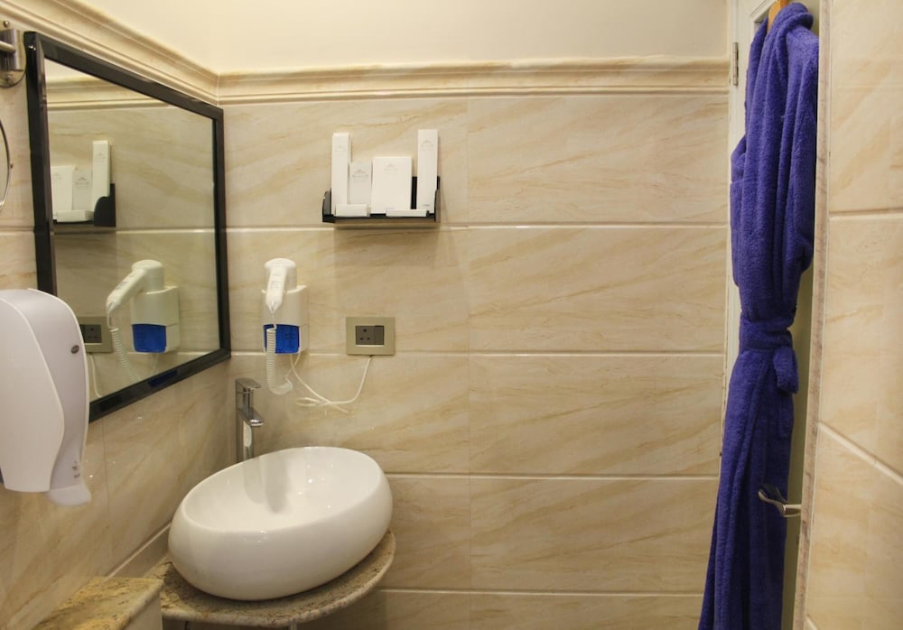 Hotel Kama International 37/40