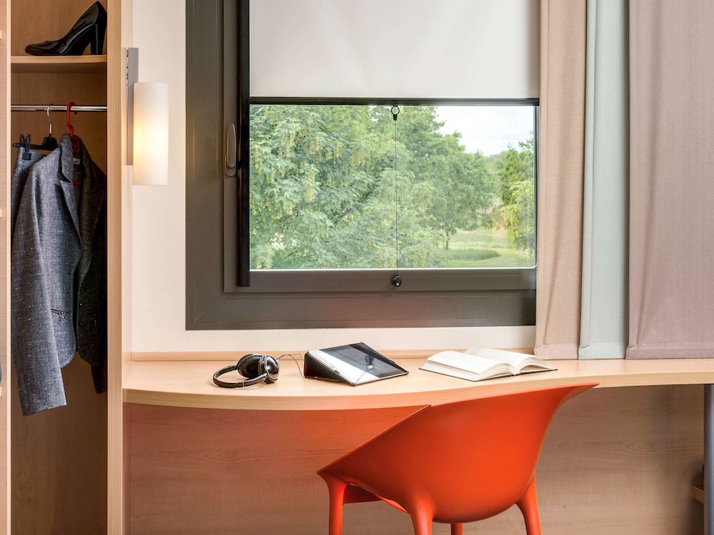 Ibis Montceau Les Mines 40/47