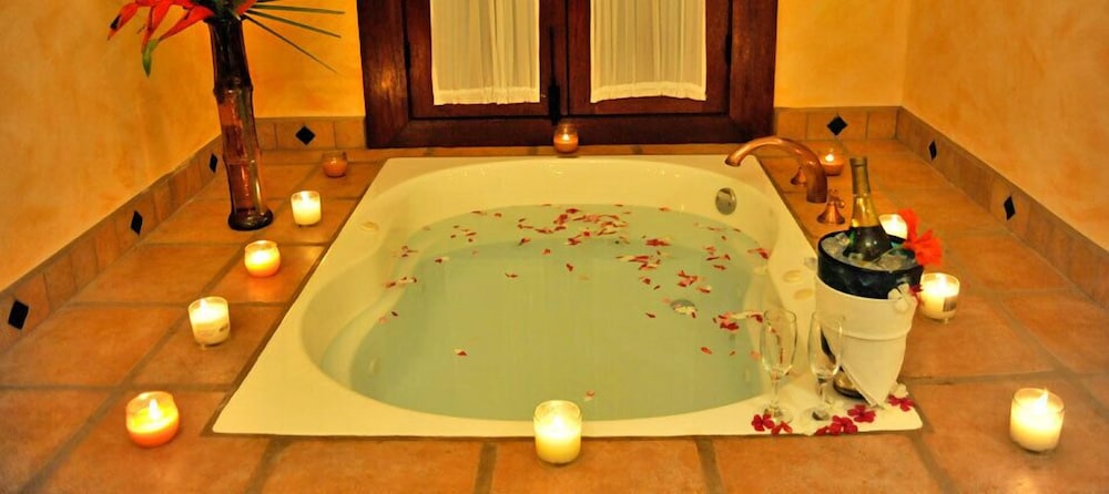 swimming pool spa