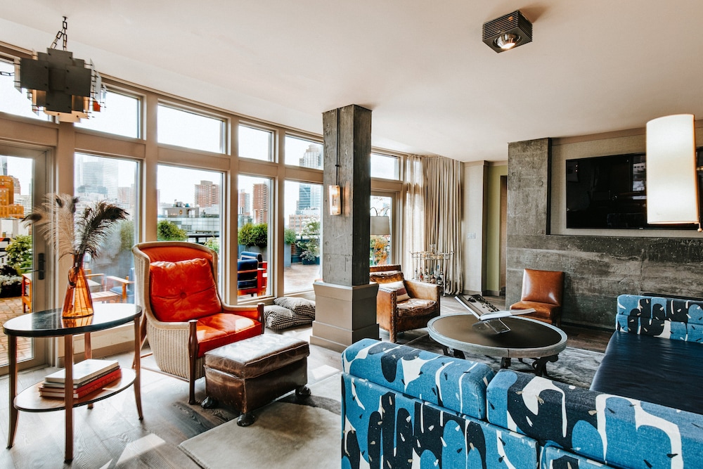 Soho Grand Hotel 45/73