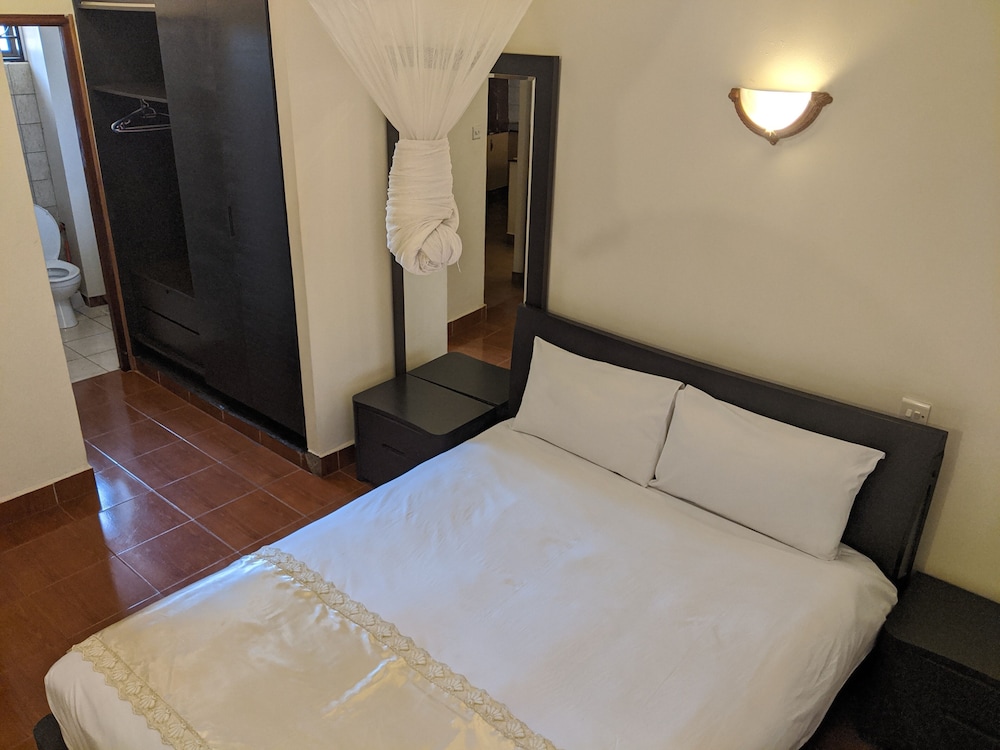 Prestige Hotel Suites 9/50