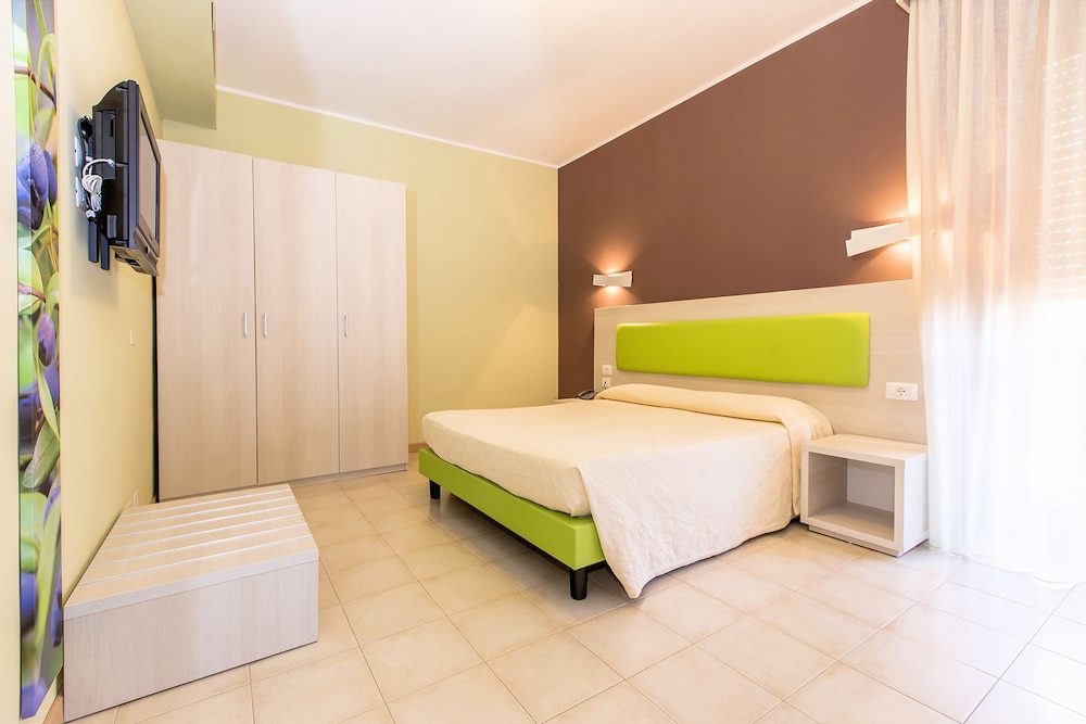 2 BEDROOMS, SUPERIOR, SUITE