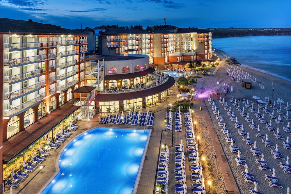 Sol Luna Bay Resort 2/50