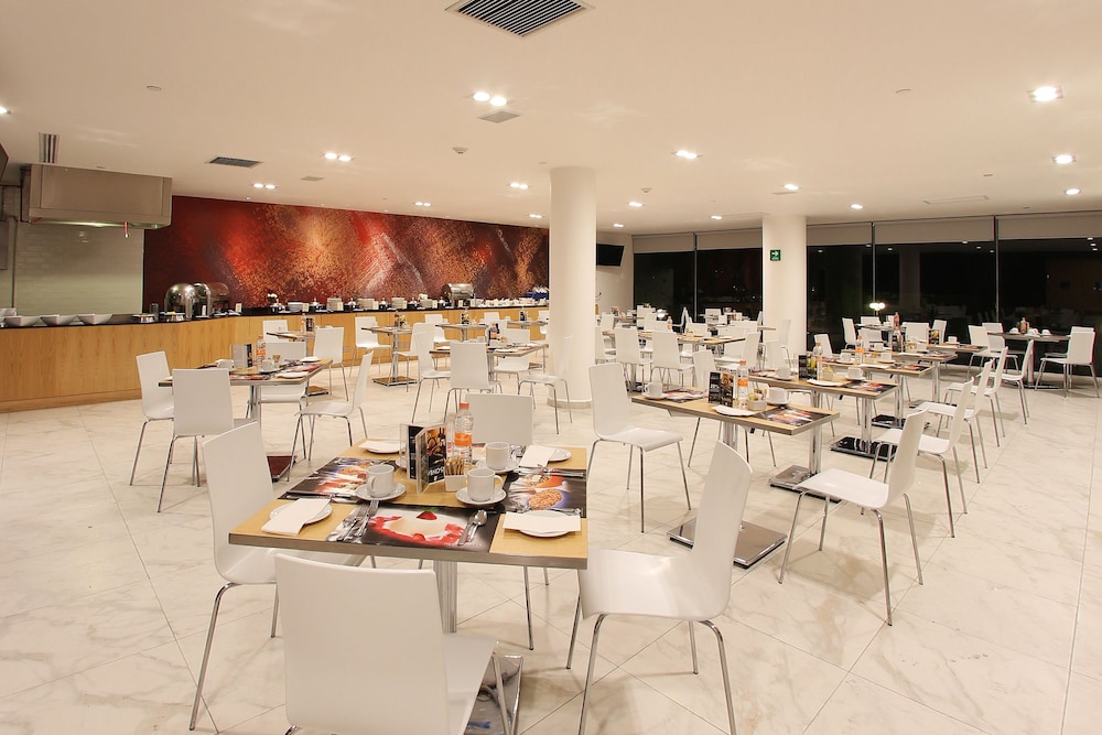 Fiesta Inn Express Perinorte 63/84