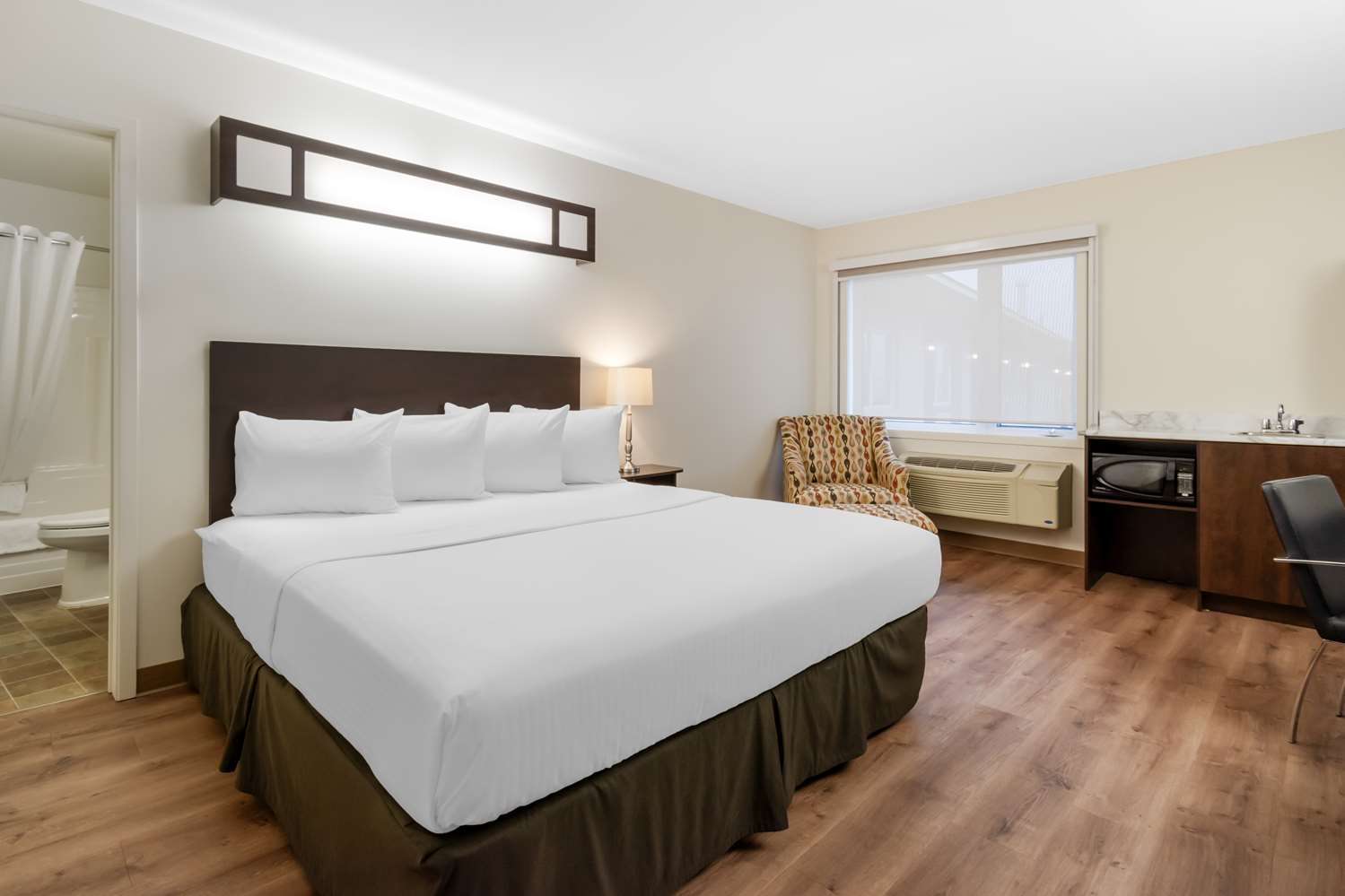 Suite, King Bed