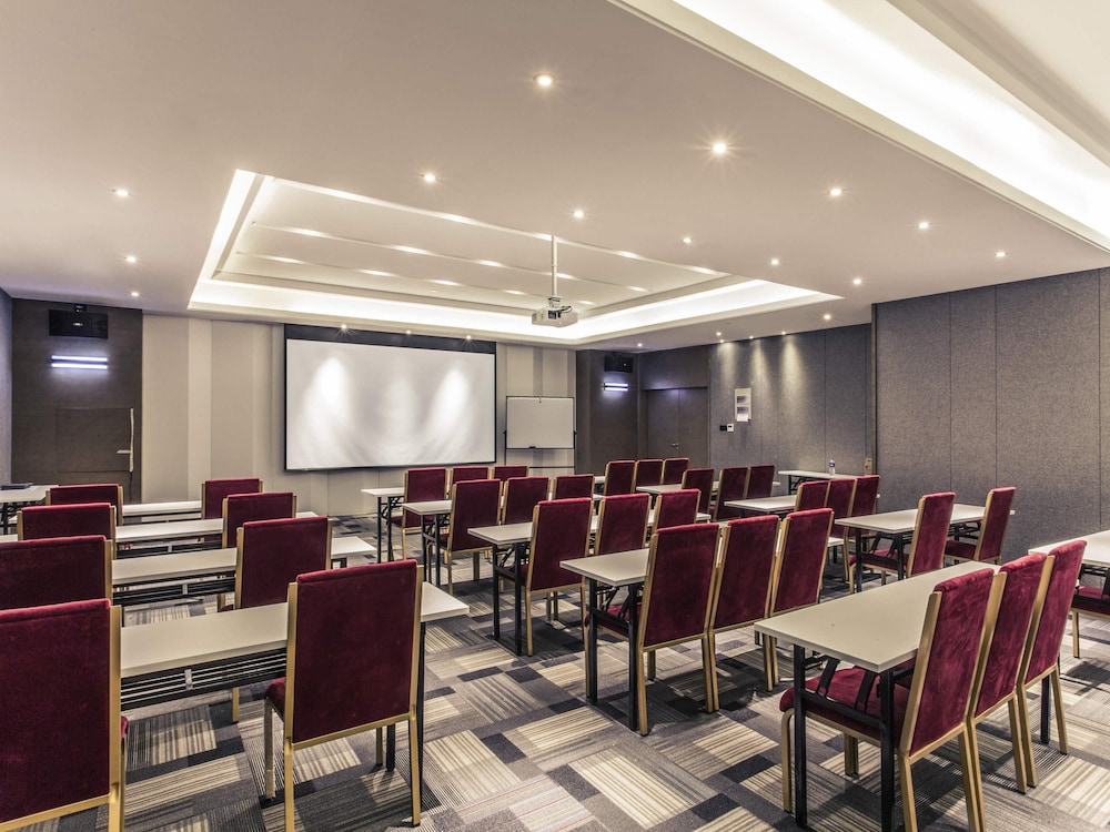 Mercure Suzhou Downtown 68/75