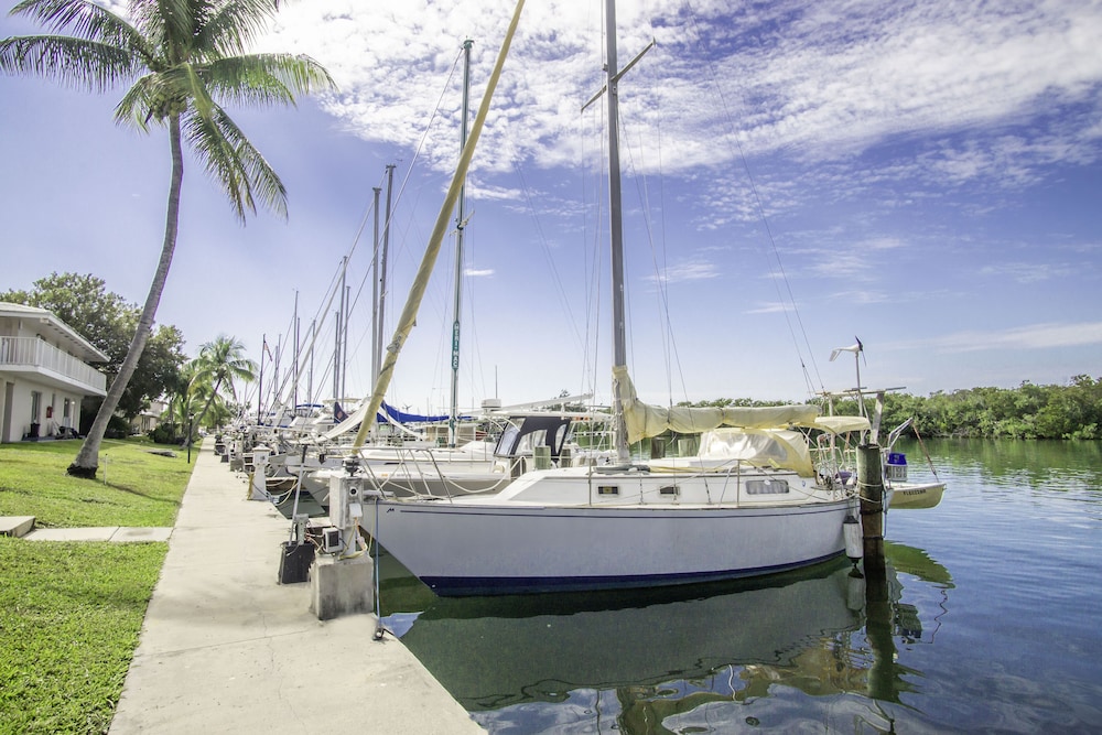Skipjack Resort Marina 68/70