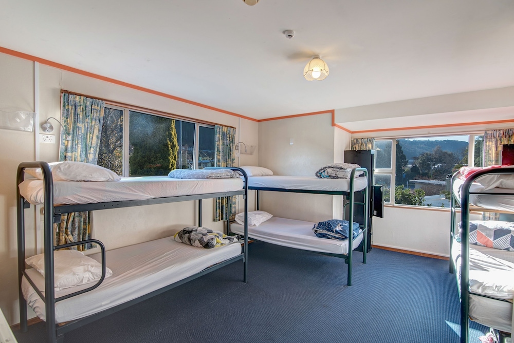 The Flaming Kiwi Backpackers 43/74